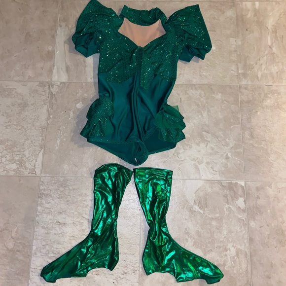 Dance costume size: MC (7-10) - Picture 1 of 4